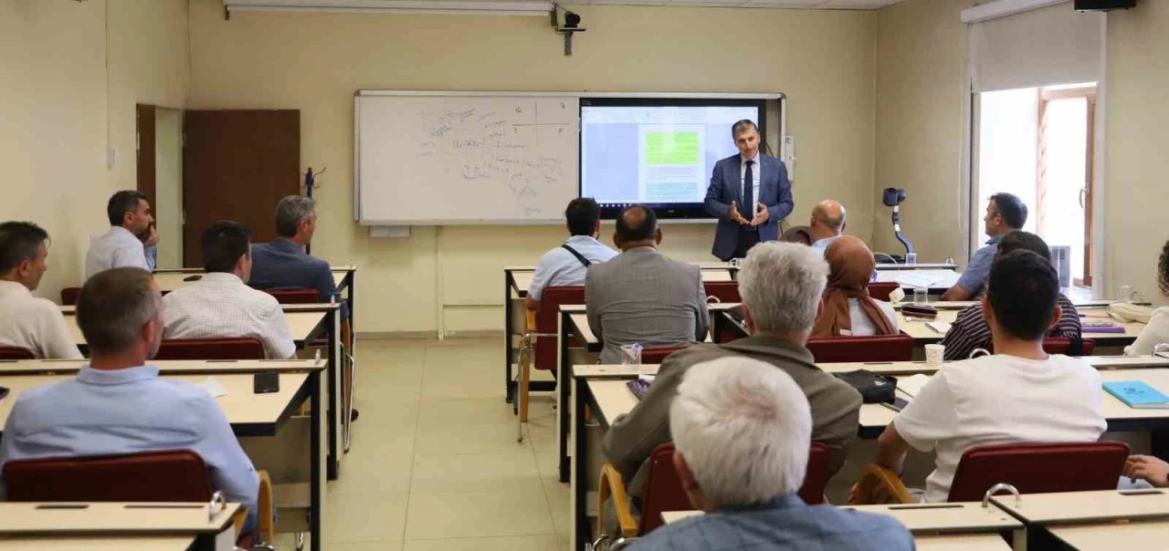 Bayburt&rsquo;ta &rsquo;Eğitim Kurumları Y&ouml;netici Yetiştirme Sertifika Programı&rsquo; başladı
