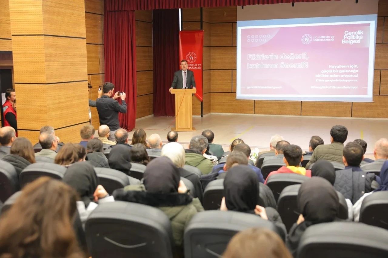 Bayburt’ta ‘Gençlik Politika Belgesi Vizyon Çalıştayı’ düzenlendi