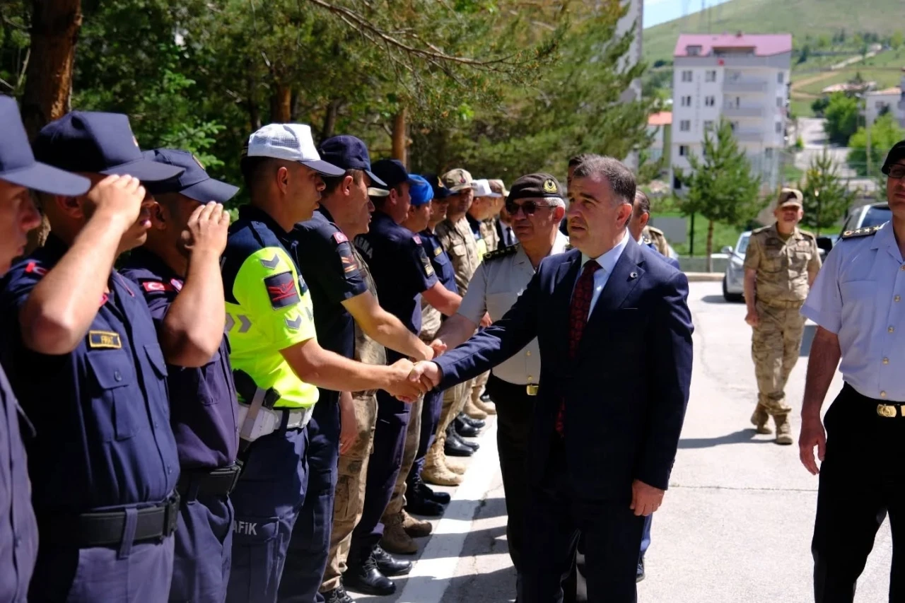 Bayburt’ta görevi başındaki güvenlik güçlerinin bayramı kutlandı
