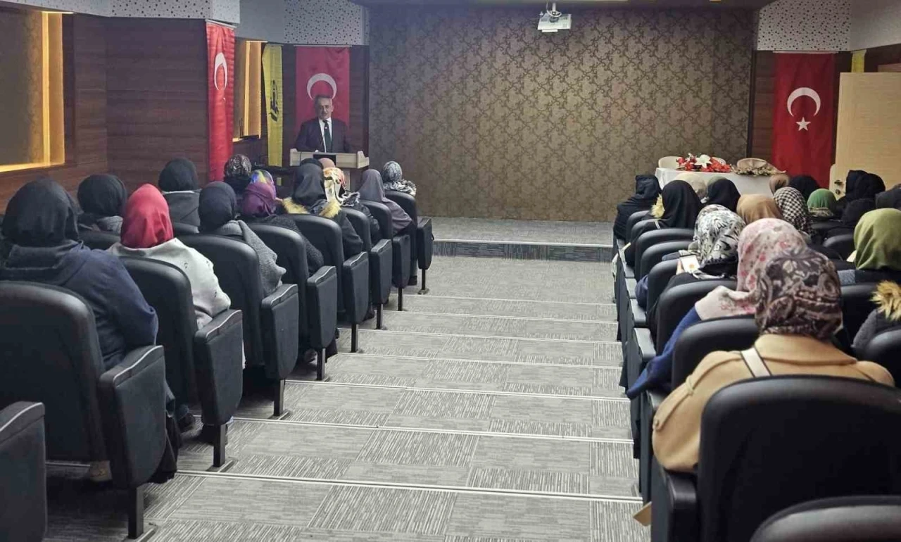 Bayburt’ta kadınlara yönelik "Berat Kandili" konulu konferans düzenlendi