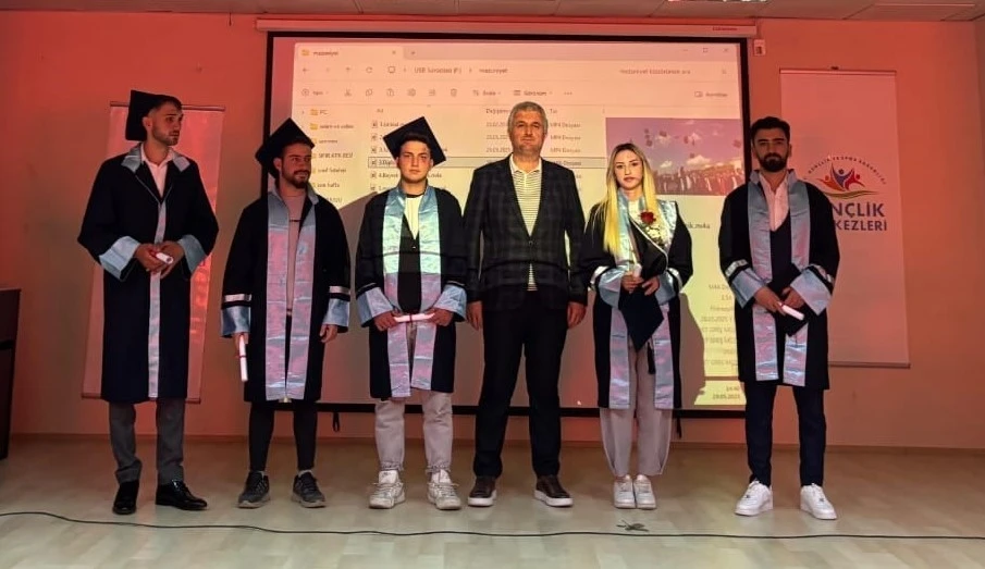 Bayburt’ta meslek öğrenen öğrenciler mezuniyet heyecanı yaşadı
