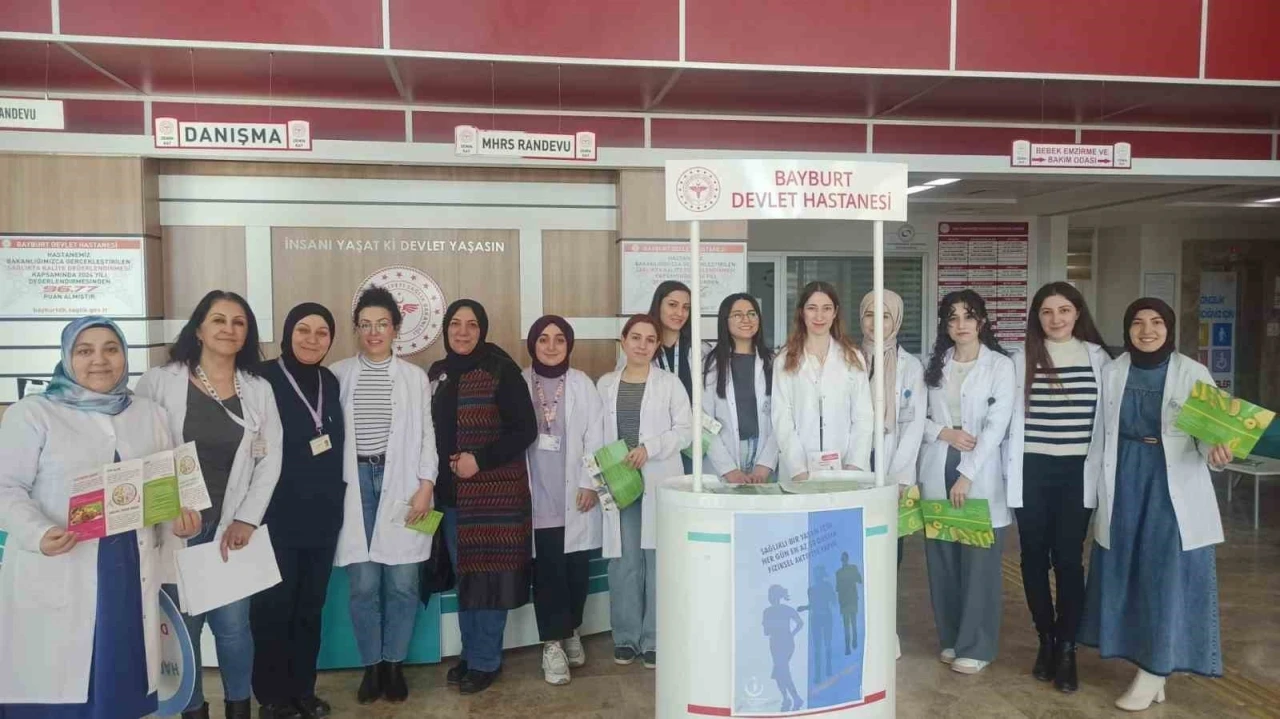 Bayburt’ta obeziteye açılan stantla dikkat çekildi