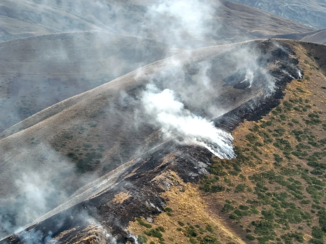 Bayburt’ta örtü yangını söndürüldü
