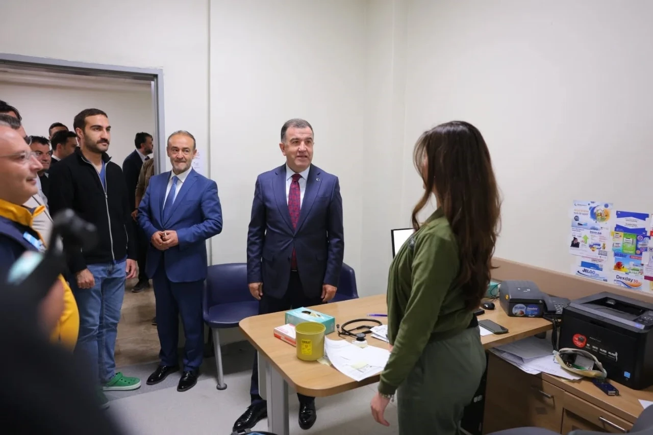 Bayburt’ta sağlık çalışanlarının bayramı kutlandı
