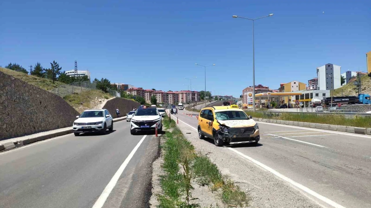 Bayburt’ta taksinin çarptığı yaya hayatını kaybetti
