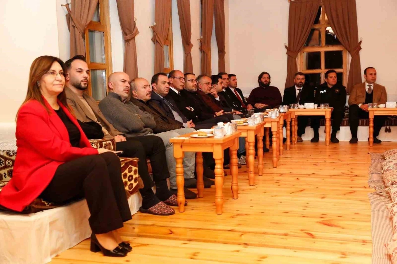 Bayburt&rsquo;ta &uuml;niversitenin faaliyetleri değerlendirildi
