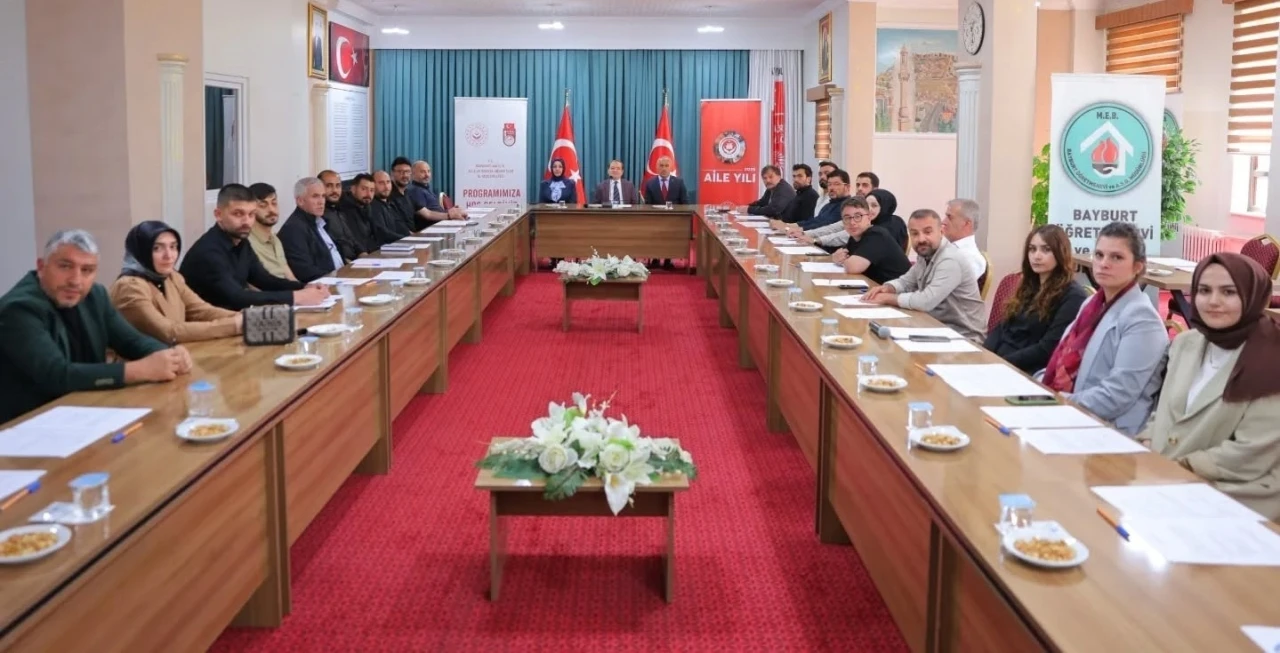 Bayburt’ta yeni evlenen çiftlere destek olunacak
