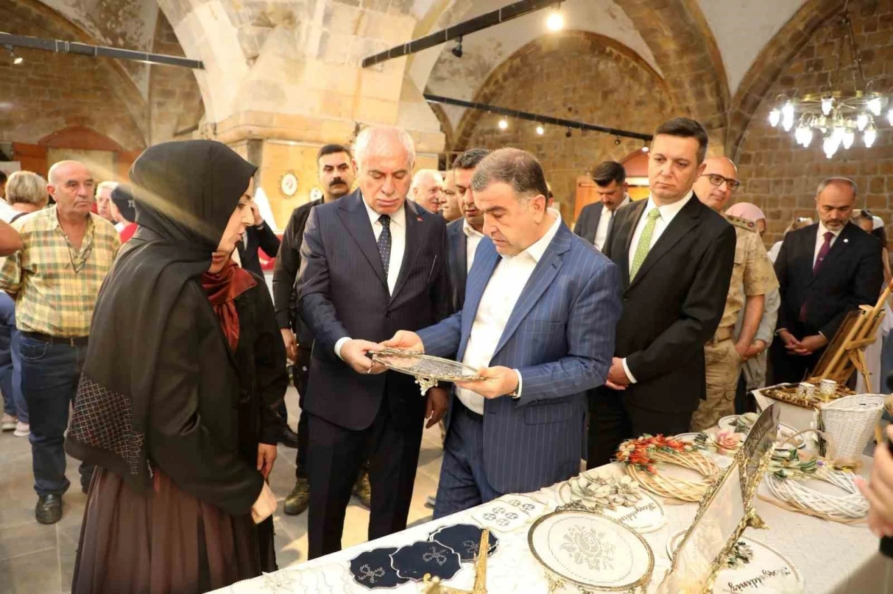 Bayburt&rsquo;ta y&ouml;resel dokuma ve el sanatları sergisi a&ccedil;ıldı
