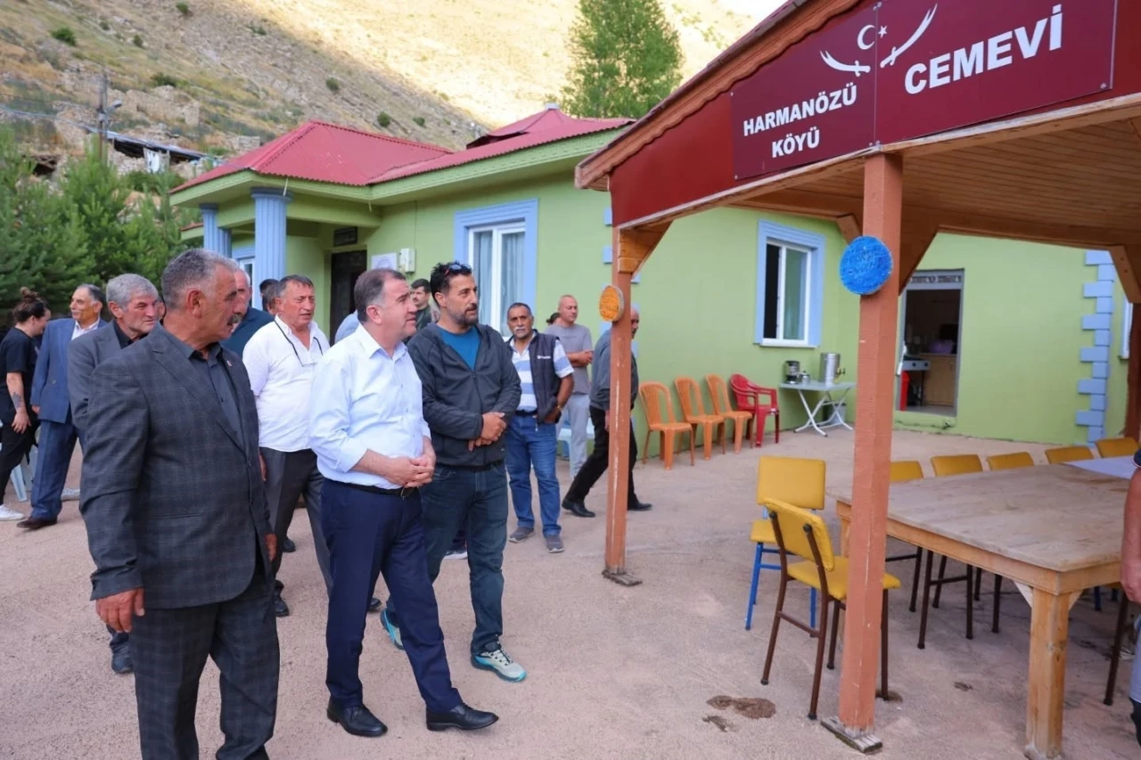 Bayburt’un Harmanözü köyünde aşure programı düzenlendi
