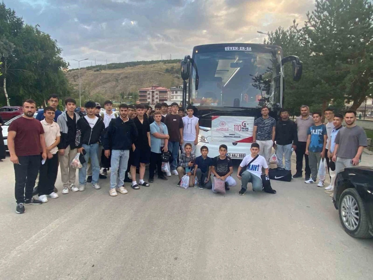 Bayburtlu öğrenciler Çanakkale’ye uğurlandı
