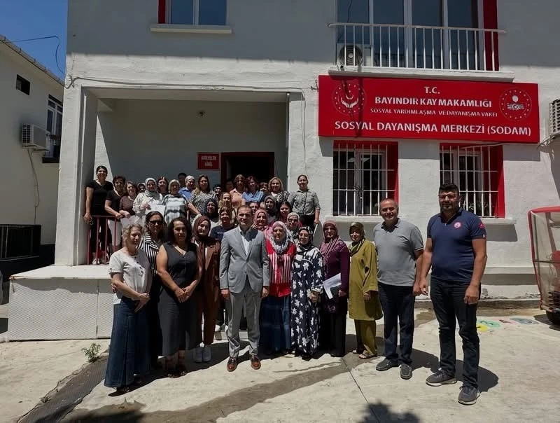 Bayındır&rsquo;da &uuml;reten kadınlara anlamlı t&ouml;ren
