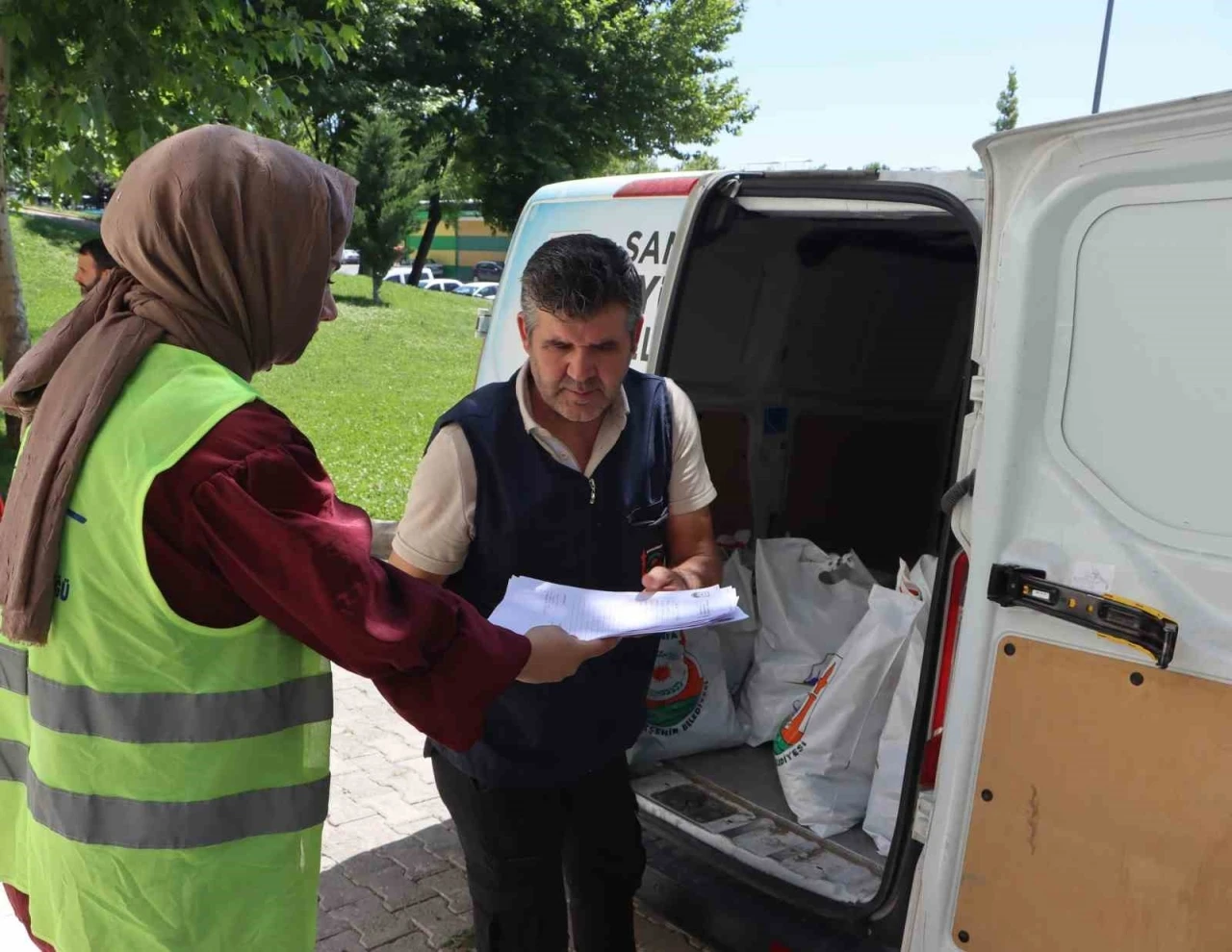 Bayram öncesi bin yetim çocuğa kıyafet desteği
