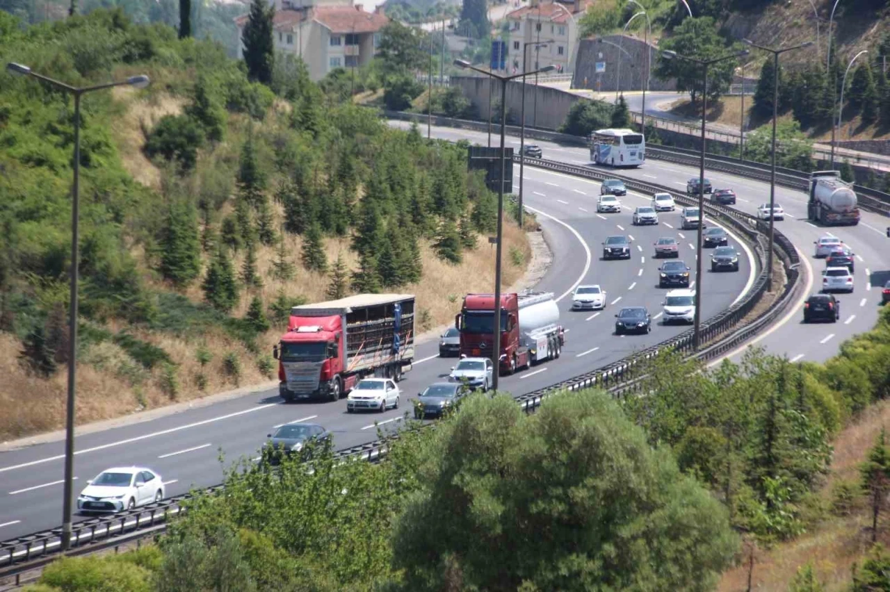 Bayram tatili dönüşünde Kocaeli’de trafik akıcı seyrediyor
