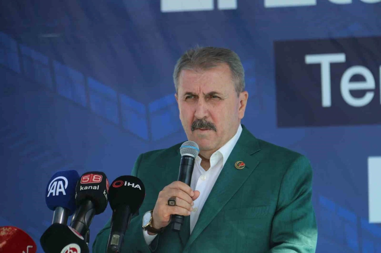 BBP Genel Başkanı Destici: &quot;Size helal olan nükleer, İslam ülkelerine yasak mı?&quot;
