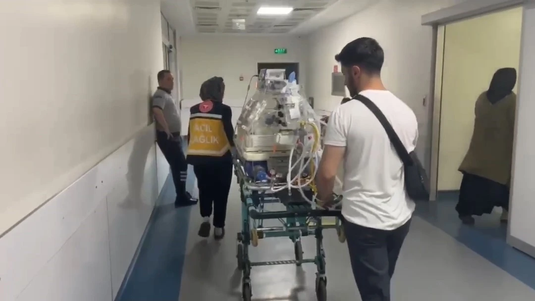 Bebek Çoban için ambulans uçak havalandı
