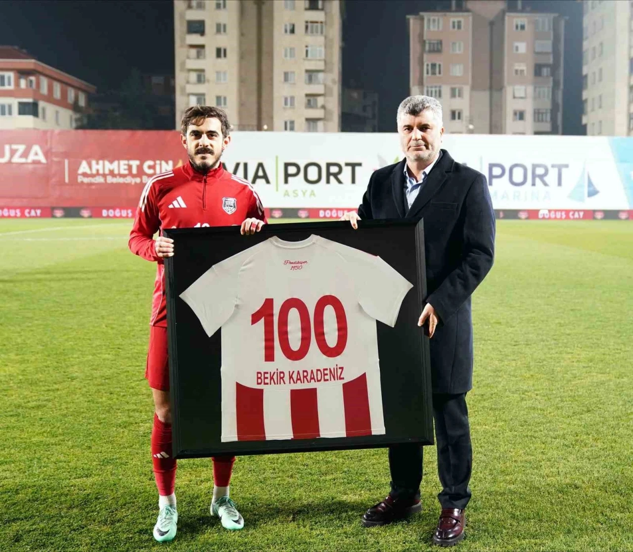 Bekir Karadeniz, Pendikspor&rsquo;da 100. ma&ccedil;ına &ccedil;ıktı
