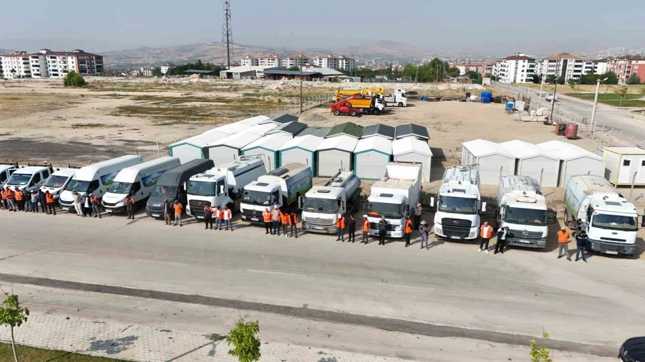 Belediye ekiplerinden detaylı temizlik
