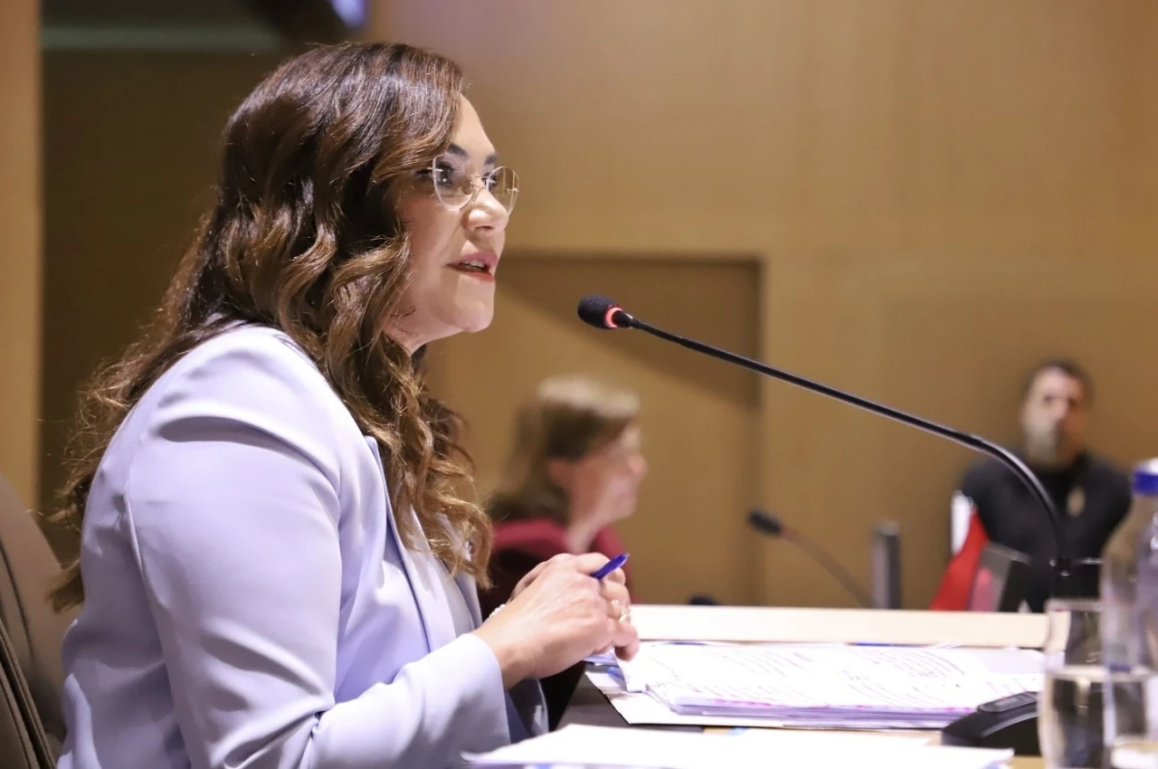 Belediye meclisinde CHP’li başkanlar arasında otopark tartışması: Mikrofon kapatıldı, gerilim yükseldi
