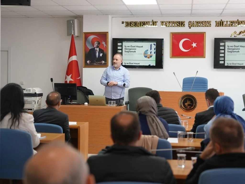 Belediye personeline &lsquo;stres y&ouml;netimi&rsquo; eğitimi verildi
