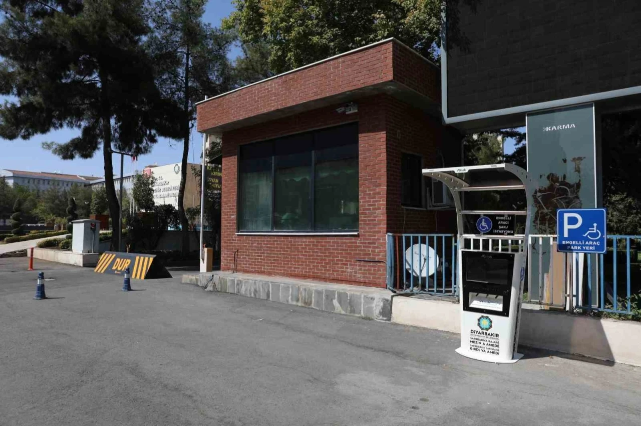 Belediyeden engellilere araç şarj hizmeti
