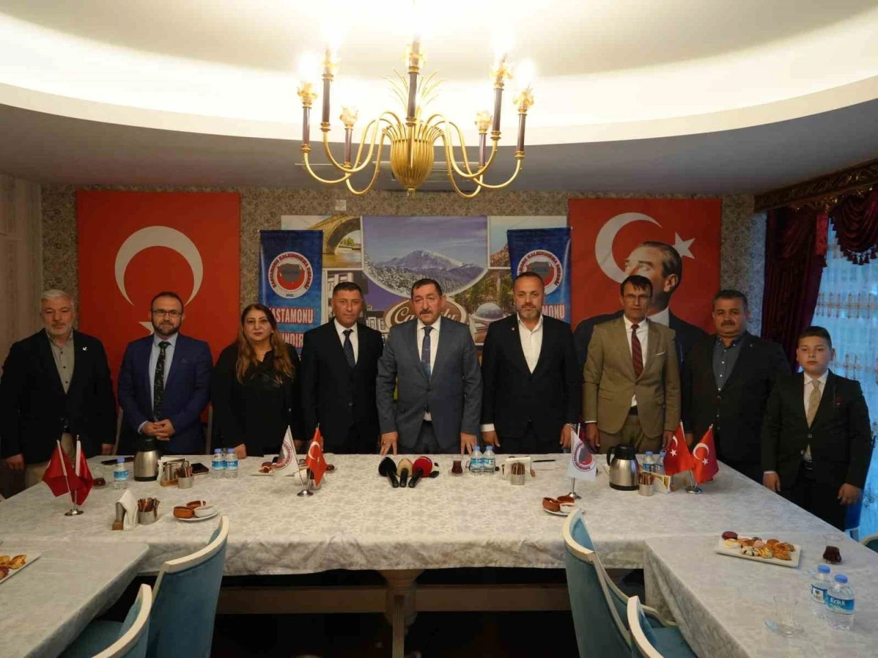 Belediyeye &quot;ruhsat&quot; tepkisi: &quot;Çabalar satmak üzerine kurulmuş&quot;
