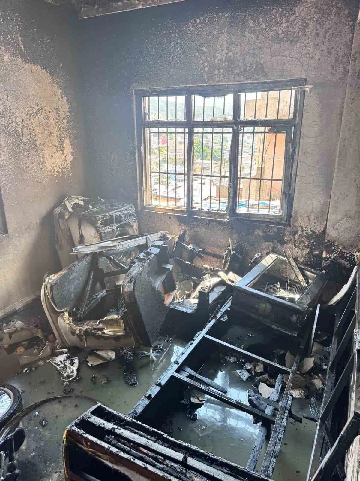 Belen&rsquo;de ev yangını
