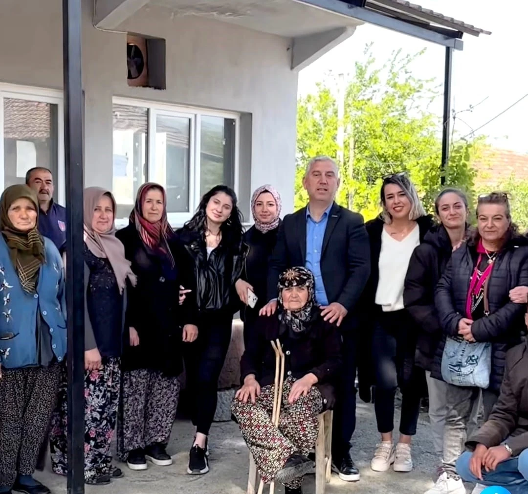 Bergama’da berberlerden CHP’li başkana tepki: &quot;Kes traşı&quot;
