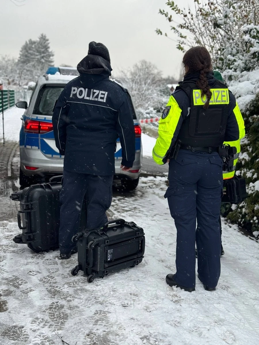 Berlin&rsquo;deki elektrik hatlarındaki yangında 45 bin hane elektriksiz kaldı
