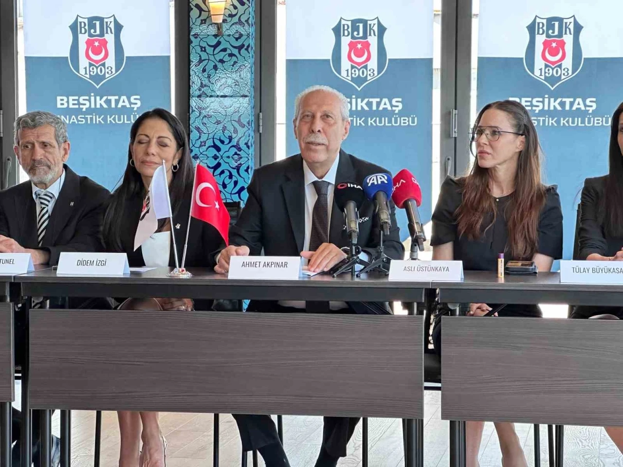 Beşiktaş Divan Kurulu Başkan Adayı Akpınar, basın mensuplarıyla buluştu
