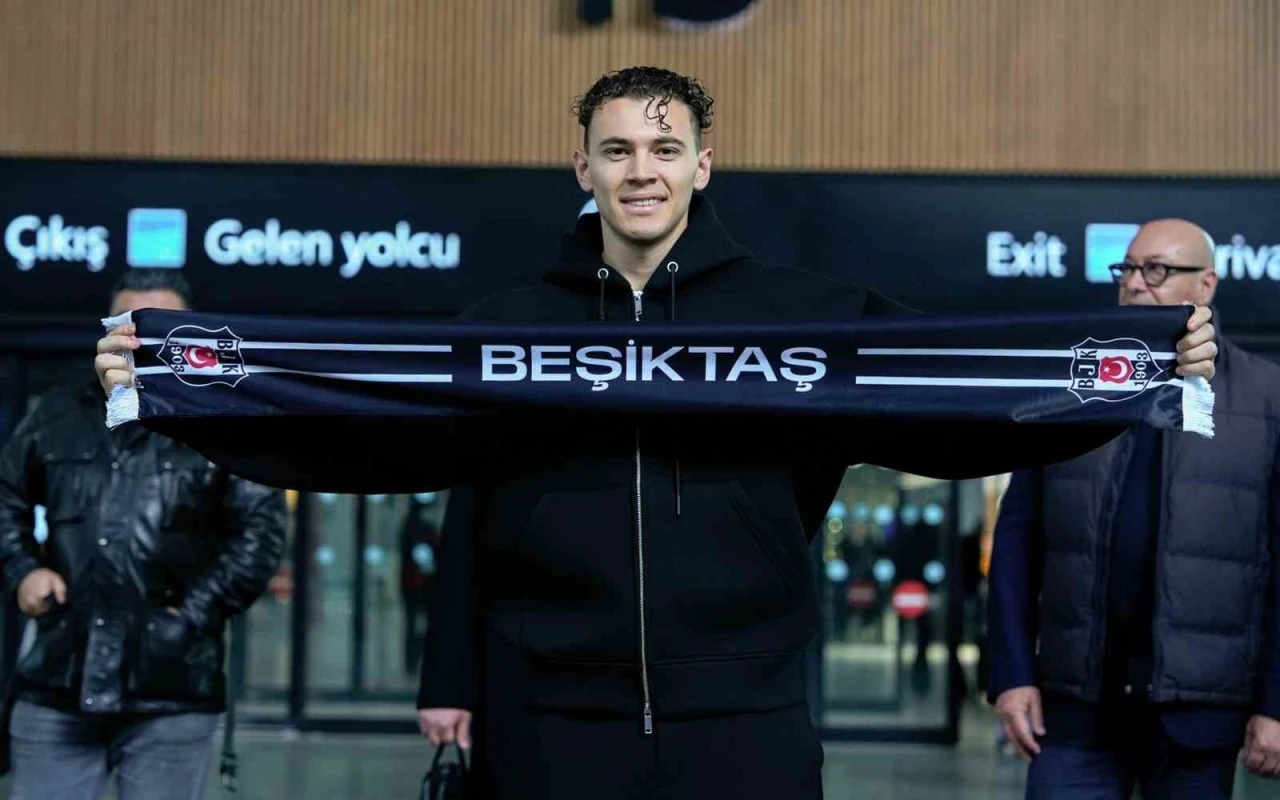 Beşiktaş&rsquo;ın yeni transferi Kristjan Asllani, İstanbul&rsquo;a geldi

