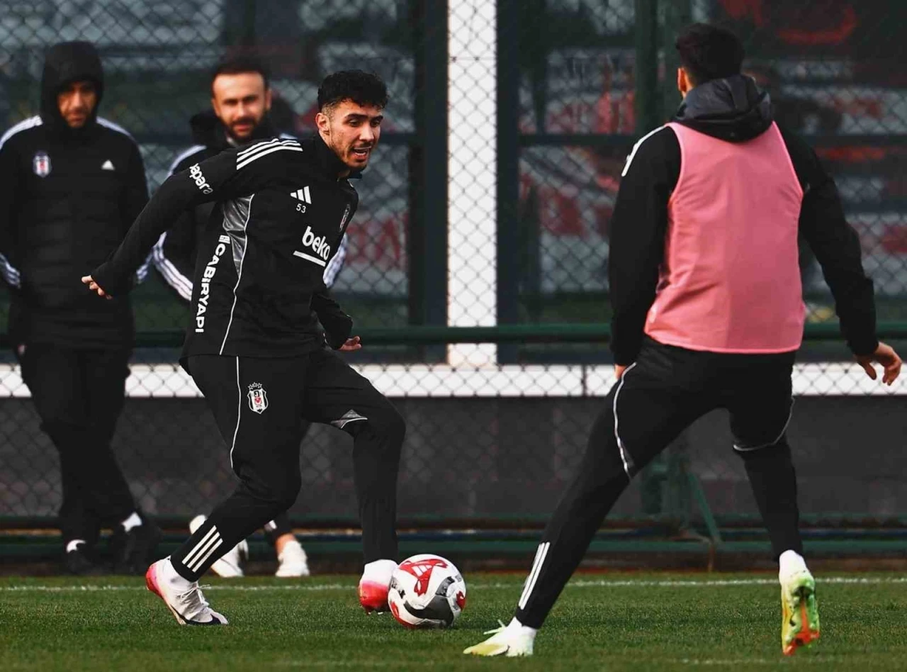Beşiktaş, Kayserispor ma&ccedil;ı hazırlıklarını s&uuml;rd&uuml;rd&uuml;
