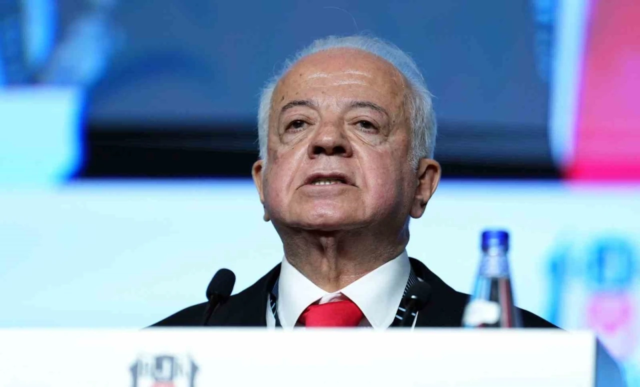Beşiktaş’ta divan başkanı adaylar konuşmalarını gerçekleştirdi
