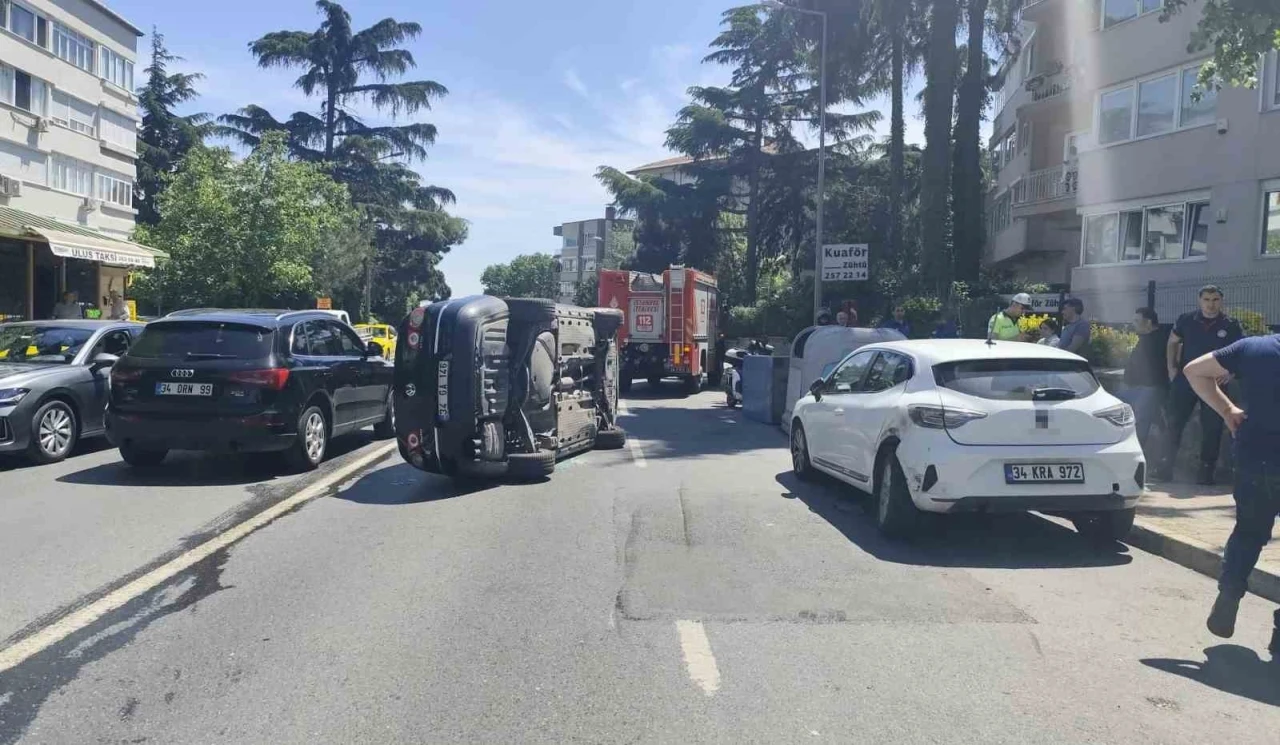 Beşiktaş’ta park halindeki araca çarpan otomobil yan yattı: 1 yaralı
