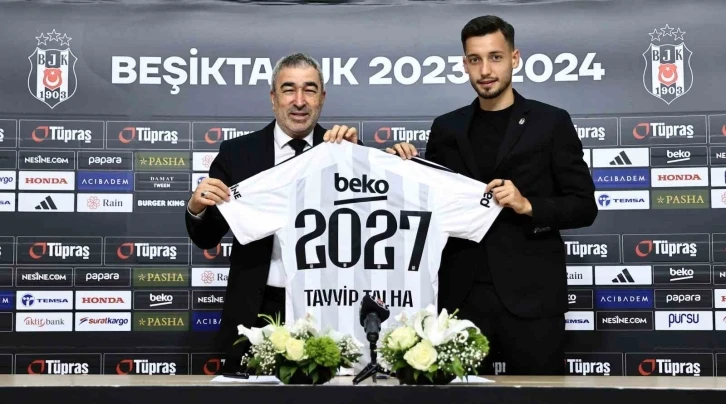 Beşiktaş, Tayyip Talha Sanu&ccedil; ile 3 gen&ccedil; futbolcusunun s&ouml;zleşmesini yeniledi
