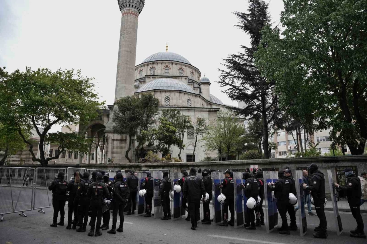Beşiktaş ve Şişli’den Taksim’e izinsiz yürümek isteyen gruba müdahale
