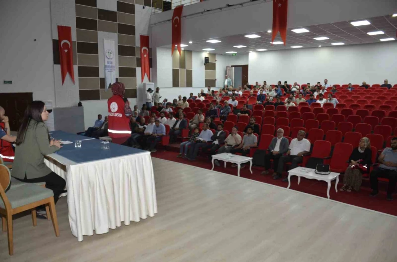 Besni’de &quot;Sanal kumar bağımlılığı ile mücadele&quot; eğitimi gerçekleştirildi
