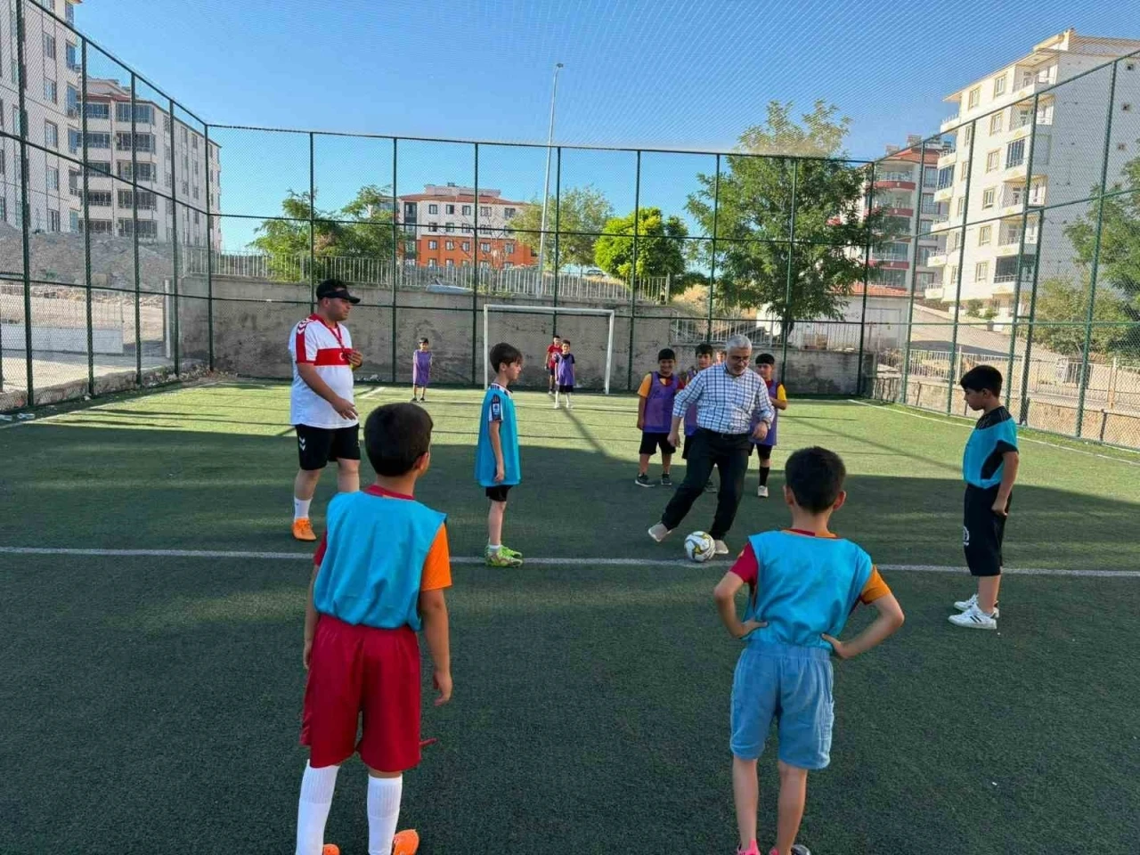 Besni&rsquo;de Yaz Kur&rsquo;an Kursları arası futbol turnuvası başladı
