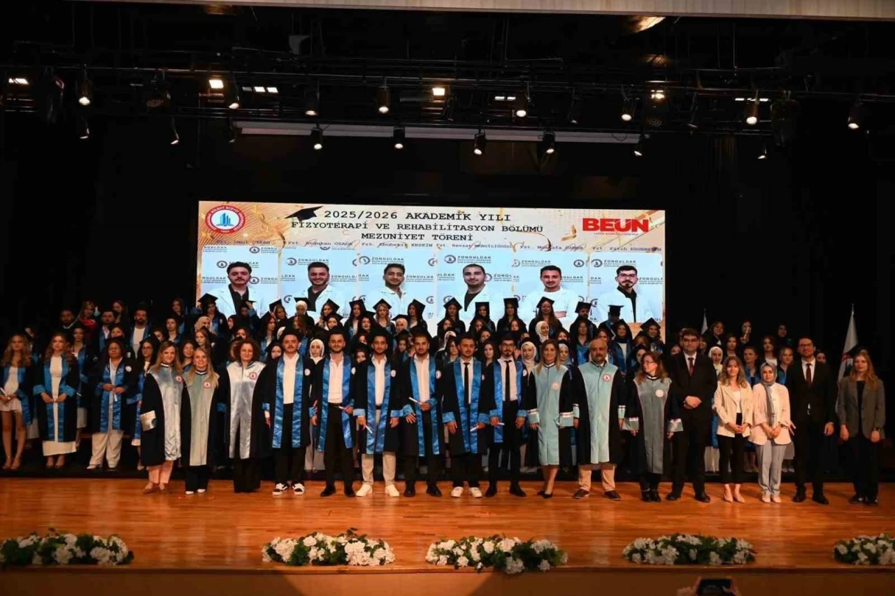 BEUN&rsquo;da geleceğin hemşireleri, fizyoterapistleri ve sosyal hizmet uzmanları mezun oldu
