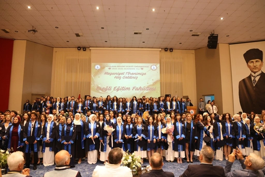 BEUN’da öğrencilikten öğretmenliğe uzanan yolculuk mezuniyet