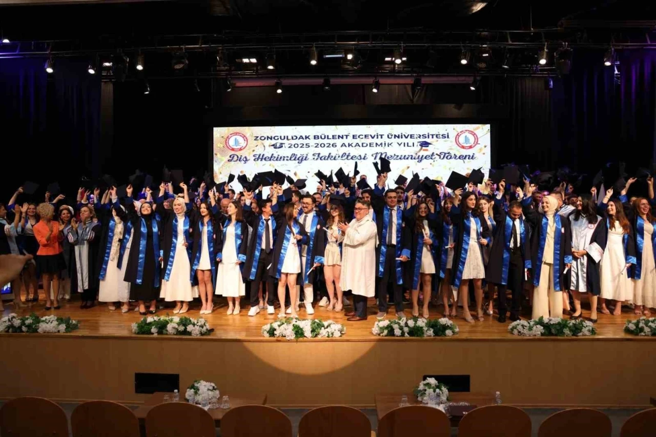 BEUN Diş Hekimliği Fak&uuml;ltesinde gurur g&uuml;n&uuml;: 106 gen&ccedil; diş hekimi geleceğe uğurlandı
