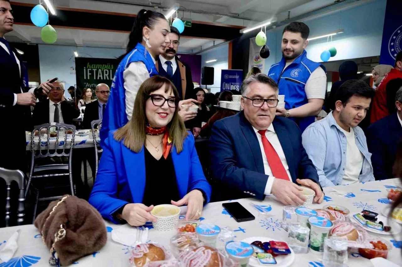 BEUN ile Zonguldak Gen&ccedil;lik ve Spor İl M&uuml;d&uuml;rl&uuml;ğ&uuml; iş birliğinde iftar programı d&uuml;zenlendi
