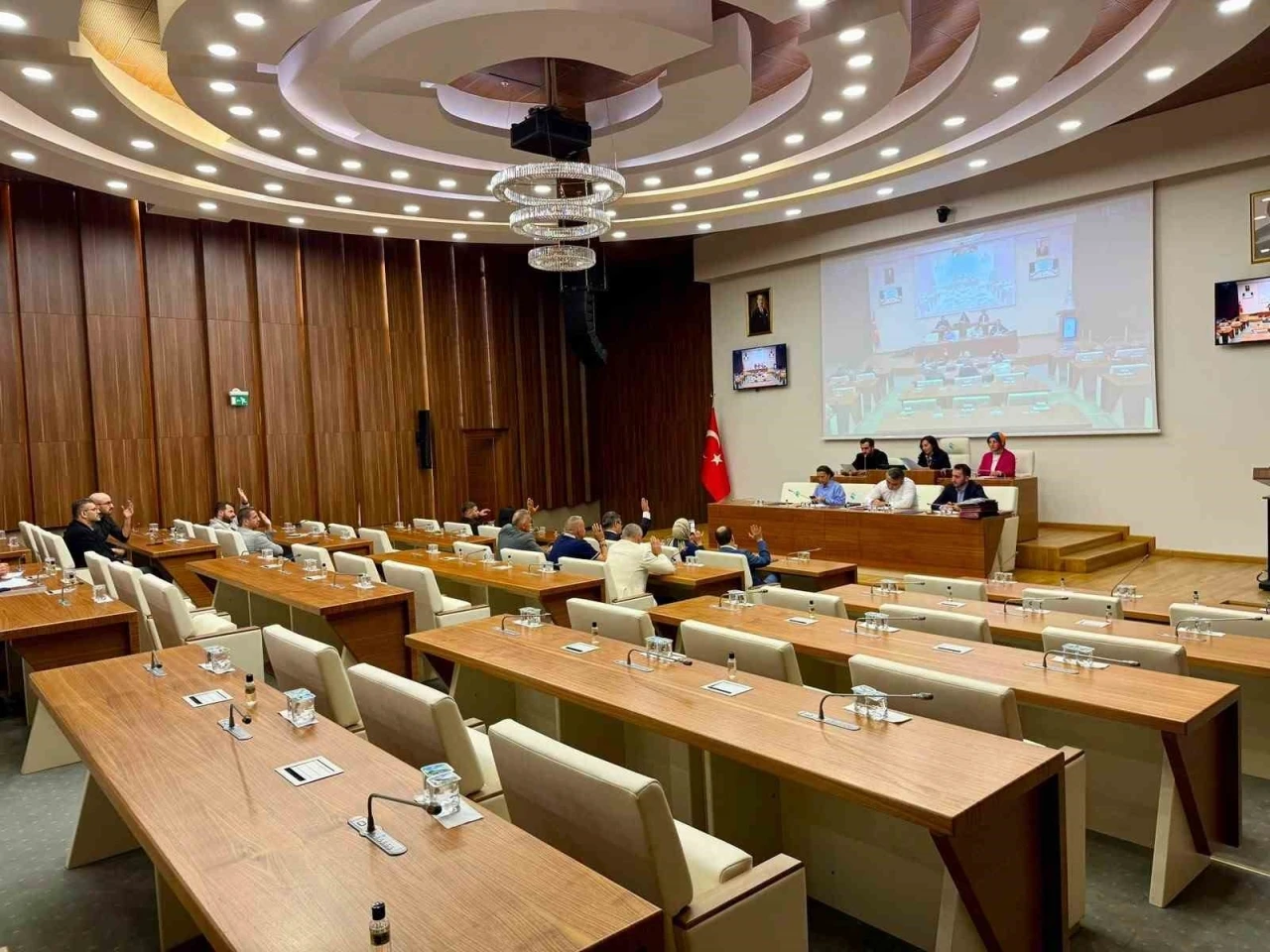 Beykoz Meclisi&rsquo;nde CHP sıraları boş kaldı
