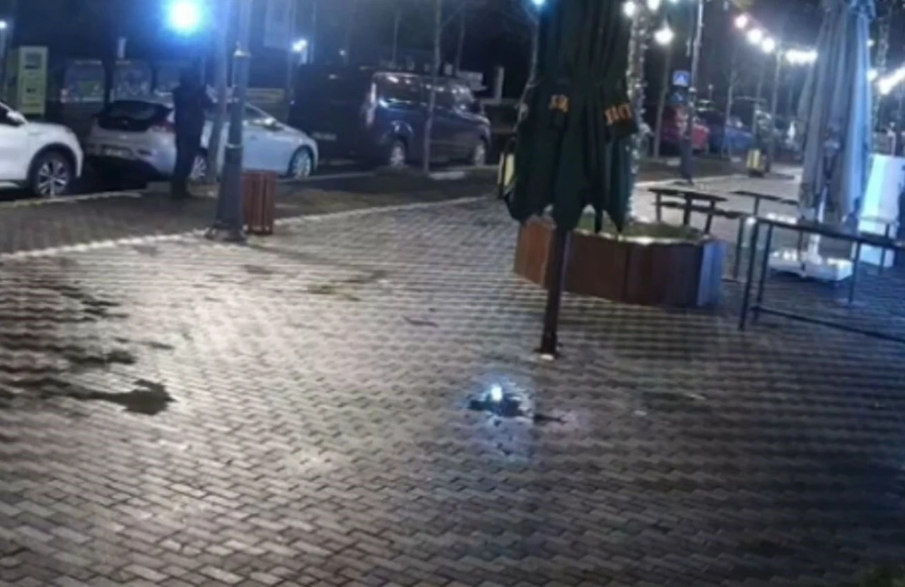 Beylikd&uuml;z&uuml;&rsquo;nde iş yeri kurşunlama anı kamerada
