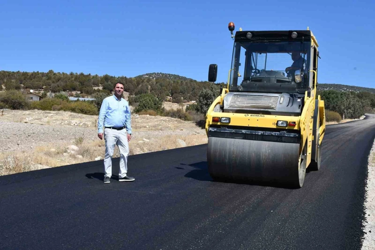 Beylikova’ya 7 kilometrelik sıcak asfalt: O mahalle tozdan kurtuldu
