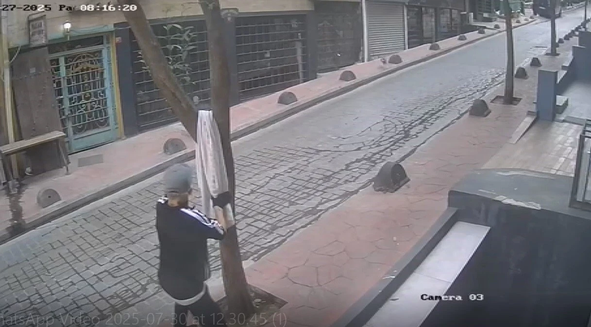 Beyoğlu’nda iş yerini kurşunlayan ve hamamda yakalanan 2 şahıs adliyeye sevk edildi
