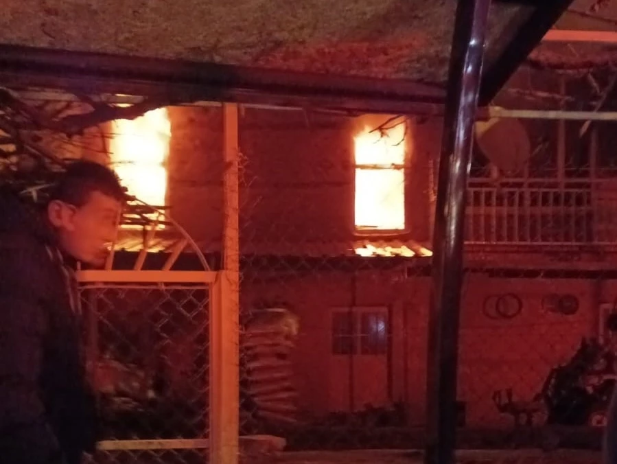 Beyşehir&rsquo;de korkutan ev yangını
