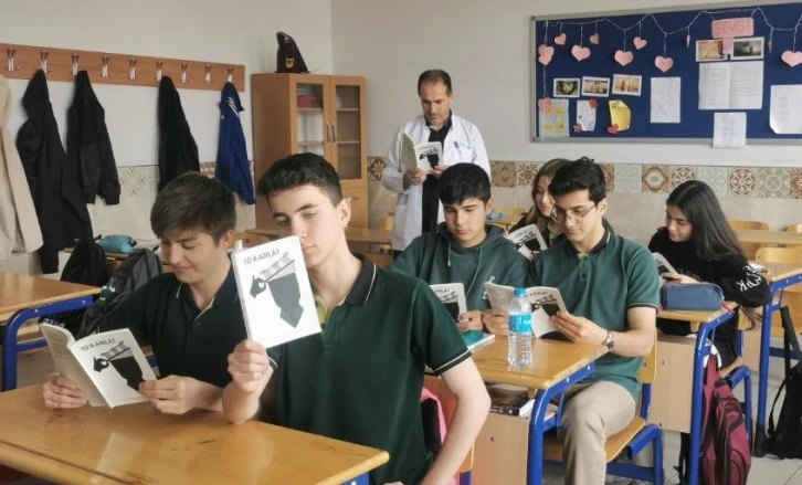 Beyşehir’de lise öğrencileri yazdıkları hikayeleri kitaplaştırdı

