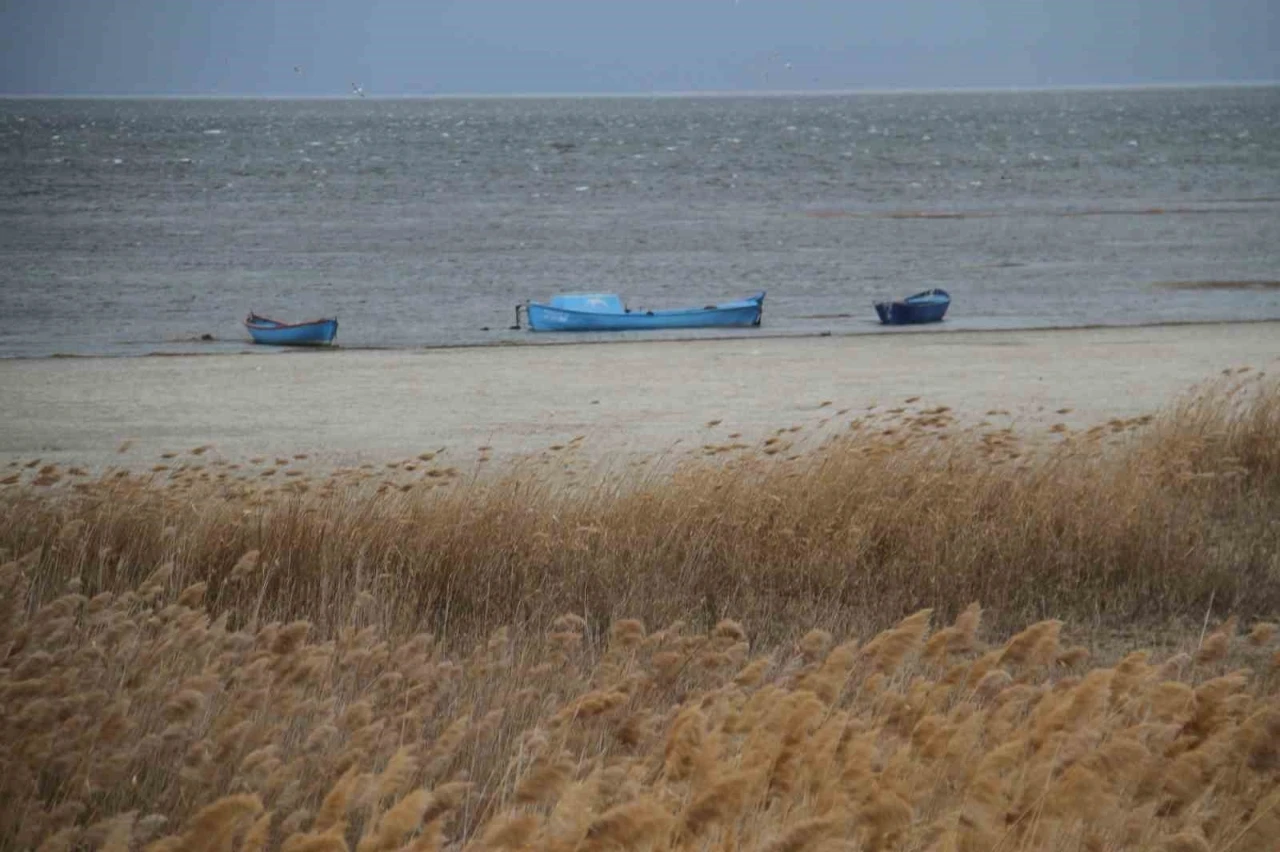 Beyşehir şiddetli fırtınaya teslim oldu
