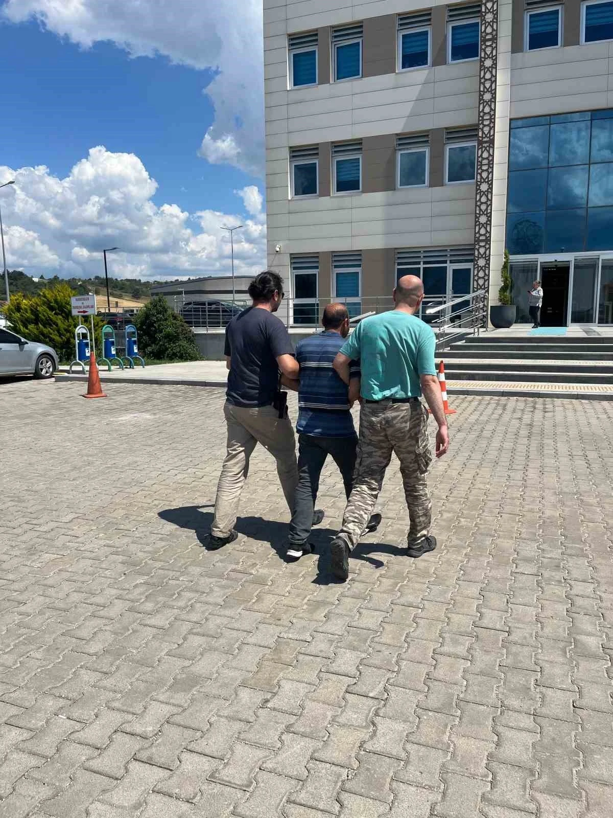 Biga’da aranan bir şahıs yakalandı
