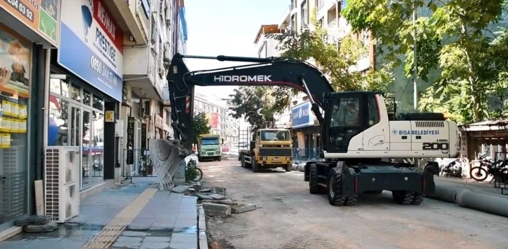 Biga&rsquo;da İstiklal Caddesi trafiğe a&ccedil;ıldı
